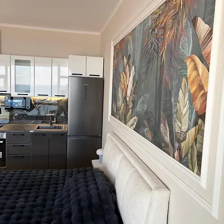 Апартаменти Berlin Golden 327 *